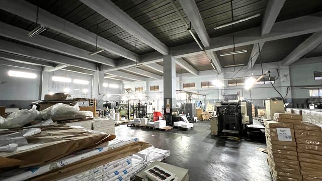 Lantai produksi Omnipress